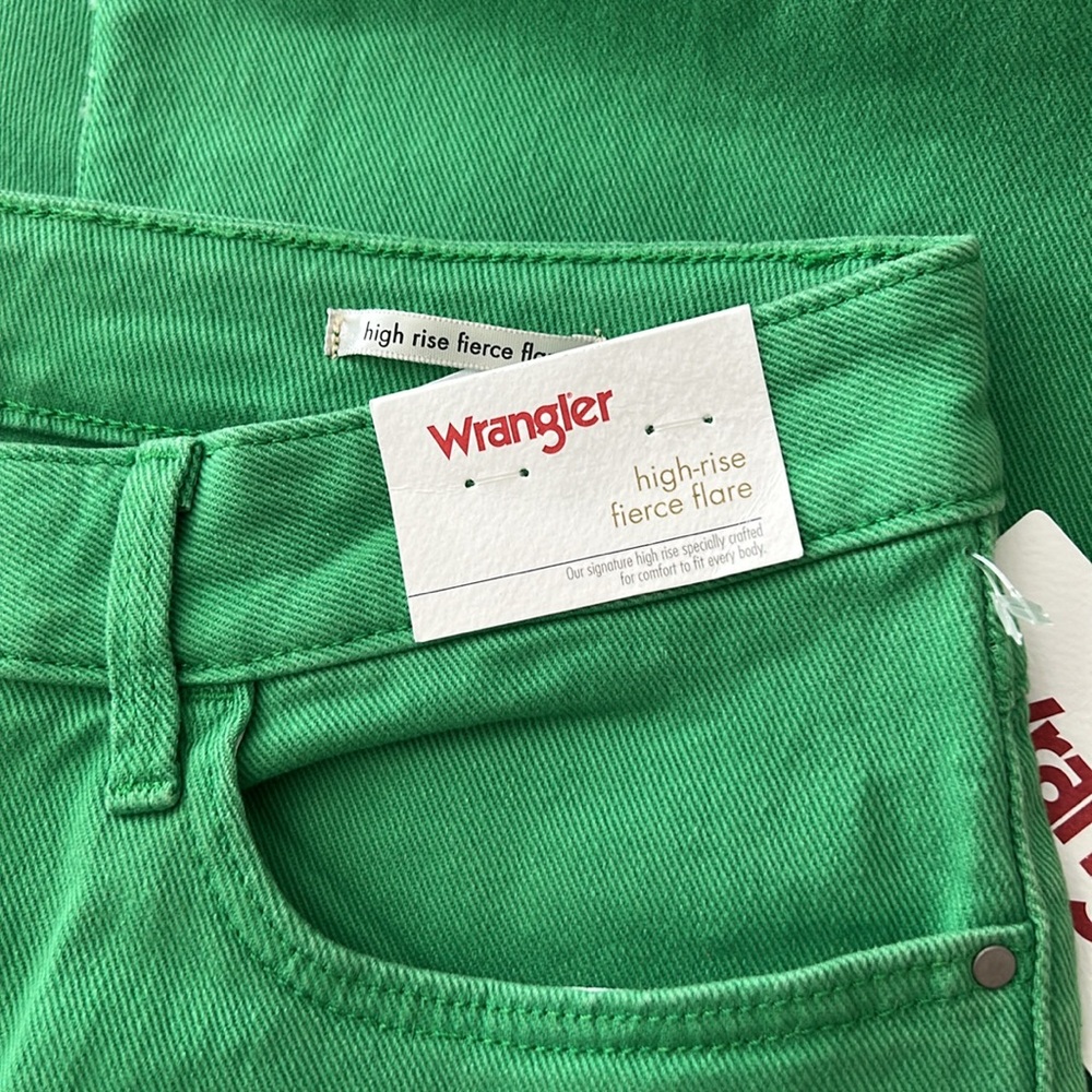 WRANGLER HIGH RISE FIERCE FLARE DENIM JEANS PANTS SIZE 10 X 32 NWT - Picture 7 of 11